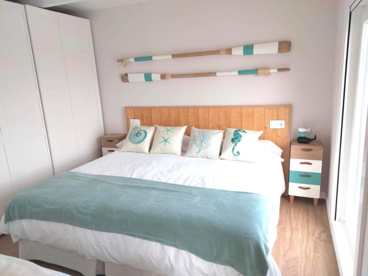 Vila Mariña. Casa marinera con terraza sobre el mar en Caión Cayón  Exterior foto